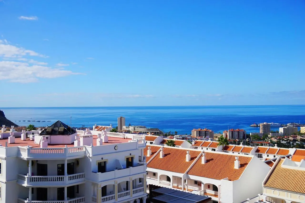 2-Bedroom 4-Star Apartment In Los Christianos Лос Кристианос