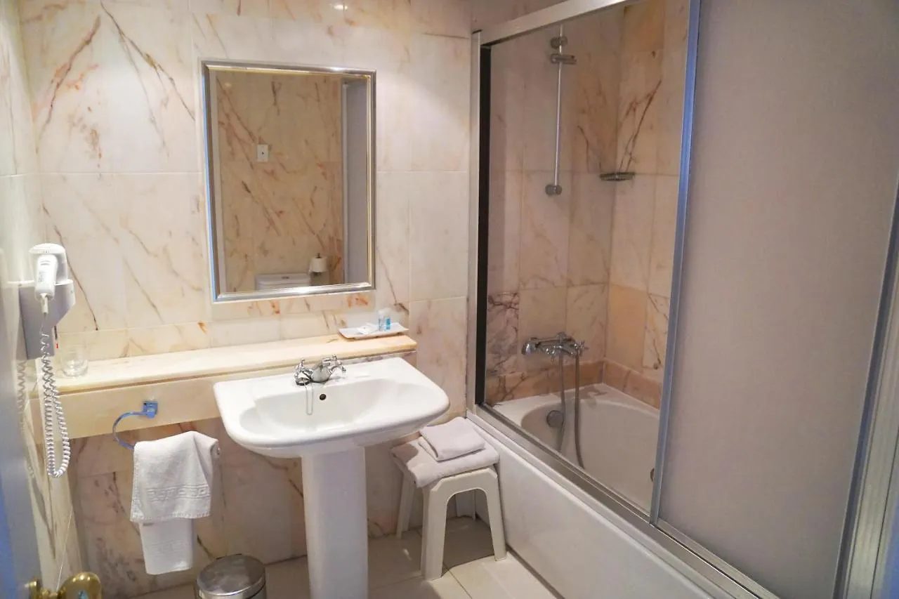 2-Bedroom 4-Star Apartment In Los Christianos Лос Кристианос