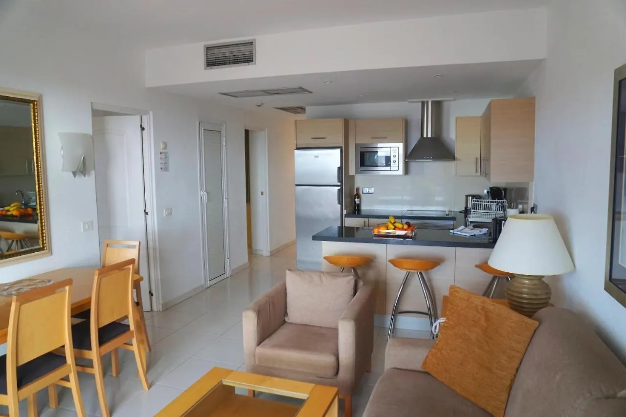 2-Bedroom 4-Star Apartment In Los Christianos Лос Кристианос
